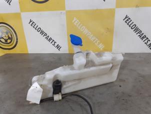 Usagé Réservoir lave-glace avant Suzuki New Ignis (MH) 1.3 16V Prix € 20,00 Règlement à la marge proposé par Yellow Parts