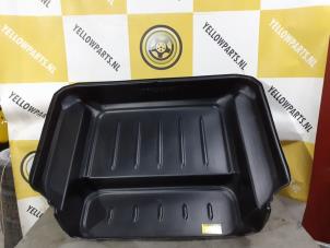 Używane Mata bagaznika Suzuki Jimny Cena € 69,00 Procedura marży oferowane przez Yellow Parts