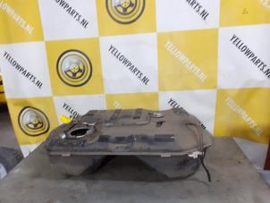 Used Tank Suzuki Grand Vitara II (JT) 2.0 16V Price € 95,00 Margin scheme offered by Yellow Parts