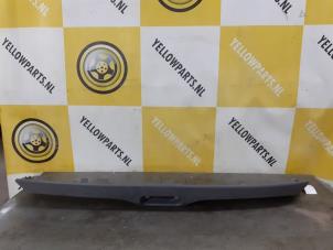 Usados Spoiler de parachoques trasero Suzuki Vitara (LY/MY) Precio € 65,00 Norma de margen ofrecido por Yellow Parts