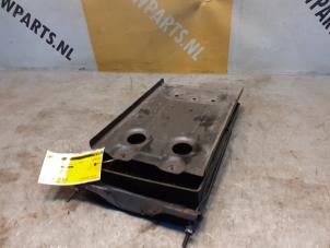 Used Battery box Suzuki Grand Vitara II (JT) 2.0 16V Price € 35,00 Margin scheme offered by Yellow Parts