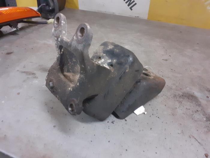 Used Engine mount Suzuki Vitara (ET/FT/TA) Price € 34,99 Margin scheme offered by Yellow Parts
