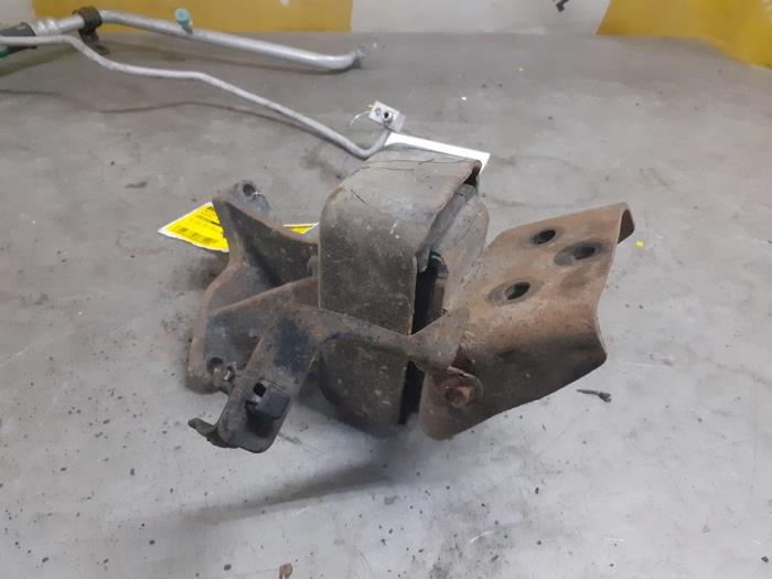 Used Engine mount Suzuki Vitara (ET/FT/TA) Price € 34,99 Margin scheme offered by Yellow Parts