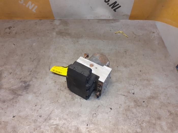 Used ABS pump Suzuki Alto (RF410) 1.1 16V Price € 69,00 Margin scheme offered by Yellow Parts