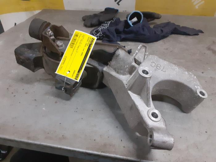 Used Engine mount Suzuki New Ignis (MH) 1.5 16V Price € 35,00 Margin scheme offered by Yellow Parts