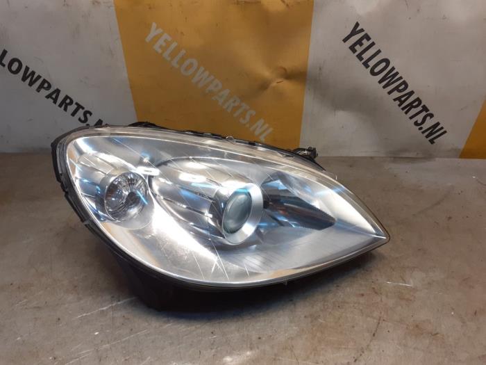 Używane Reflektor prawy Mercedes B (W245) Cena € 95,00 Procedura marży oferowane przez Yellow Parts