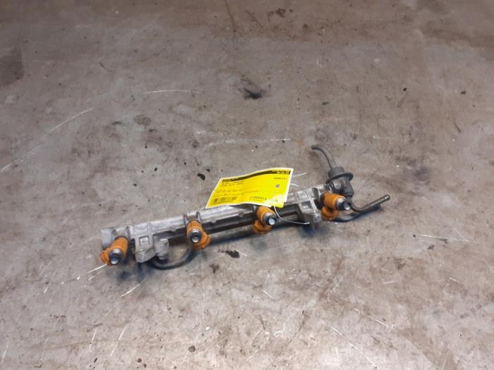 Usagé Système d'injection Suzuki Alto (RF410) 1.1 16V Prix € 60,00 Règlement à la marge proposé par Yellow Parts