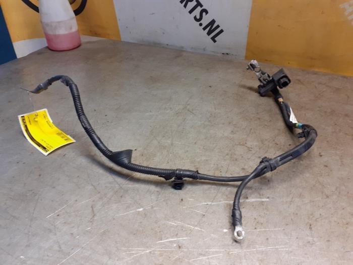 Używane Biegun akumulator Suzuki Alto 1.0 12V Cena € 19,99 Procedura marży oferowane przez Yellow Parts