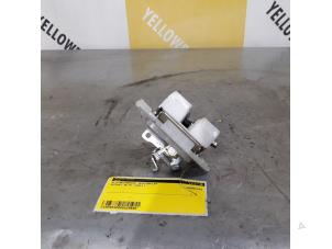 Używane Mechanizm zamka tylnej klapy Suzuki Alto (GF) 1.0 12V Cena € 15,00 Procedura marży oferowane przez Yellow Parts