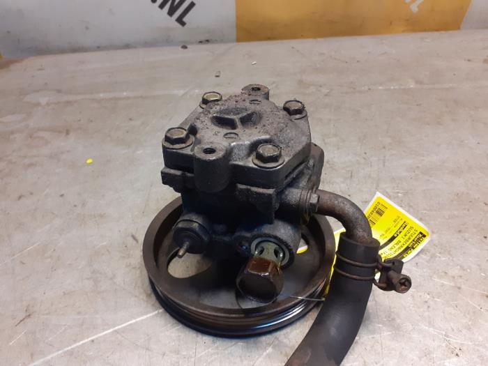 Usagé Pompe de direction Suzuki Baleno (GA/GB) 1.6 16V Prix € 69,99 Règlement à la marge proposé par Yellow Parts