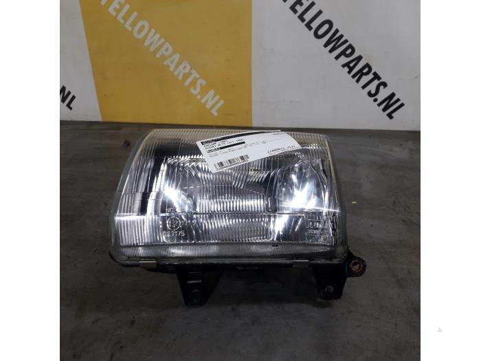 Headlight, left from a Suzuki Alto (SH410) 1.0 GA,GL 2000