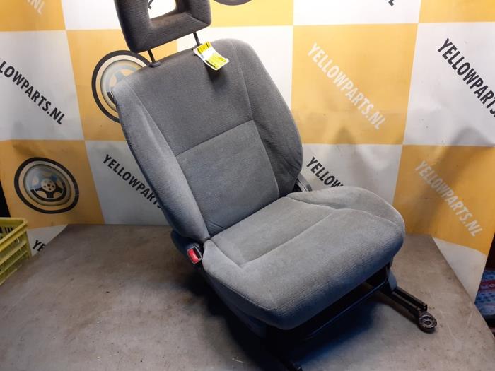 Używane Fotel lewy Suzuki Grand Vitara I (FT/GT/HT) 2.7 XL-7 V6 24V Cena € 125,00 Procedura marży oferowane przez Yellow Parts