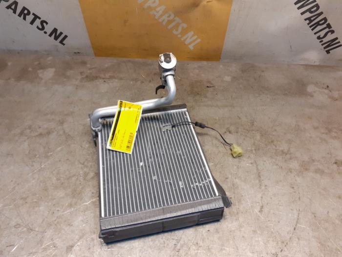 Usagé Evaporateur clim Suzuki Swift (ZA/ZC/ZD1/2/3/9) 1.3 VVT 16V Prix € 39,99 Règlement à la marge proposé par Yellow Parts