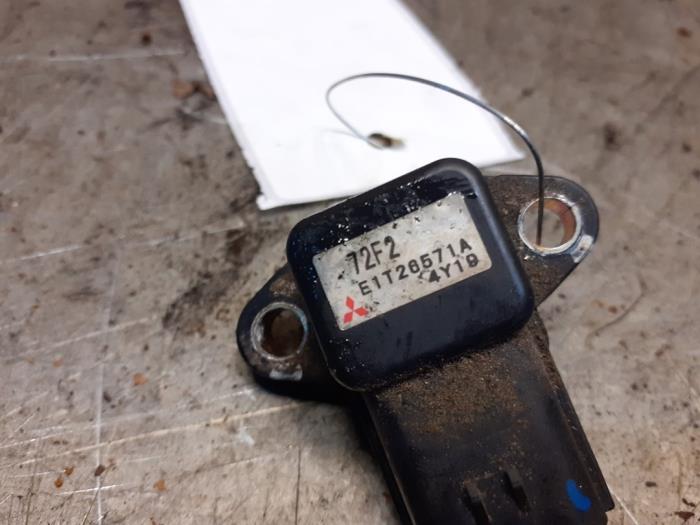 Map Sensor (Einlasskrümmer) van een Suzuki Jimny Hardtop 1.3i 16V 4x4 2000