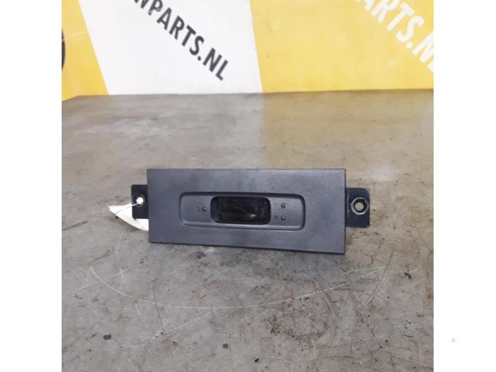 Używane Zegar Suzuki New Ignis (MH) 1.3 16V Cena € 20,00 Procedura marży oferowane przez Yellow Parts
