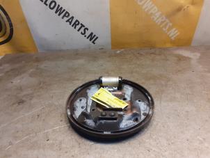 Used Brake anchor plate Suzuki Swift (SF310/413) 1.3i 5-Drs. Price € 10,00 Margin scheme offered by Yellow Parts