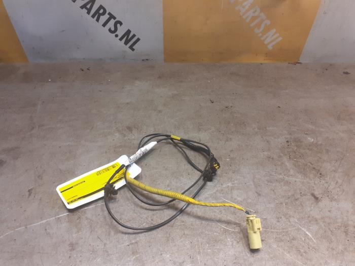 Używane Wtyk Suzuki Splash 1.0 12V Cena € 19,50 Procedura marży oferowane przez Yellow Parts