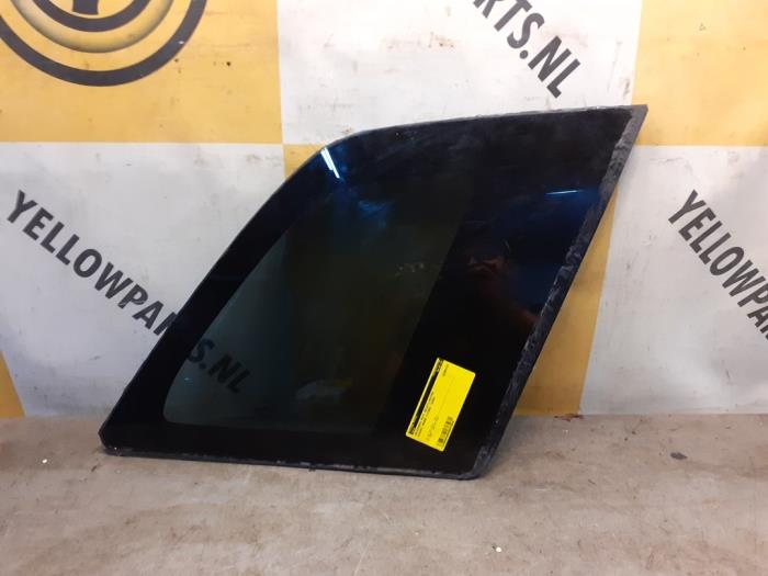 Usados Ventanilla triangular derecha detrás Suzuki Grand Vitara II (JT) 2.0 16V Precio € 45,00 Norma de margen ofrecido por Yellow Parts