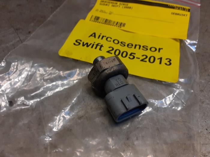 Pressure sensor airco from a Suzuki Swift (ZA/ZC/ZD1/2/3/9) 1.3 VVT 16V 2009