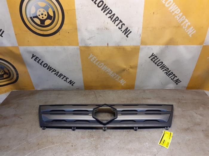 Używane Grill Suzuki Vitara (LY/MY) 1.6 16V AllGrip 4x4 Cena € 49,00 Procedura marży oferowane przez Yellow Parts