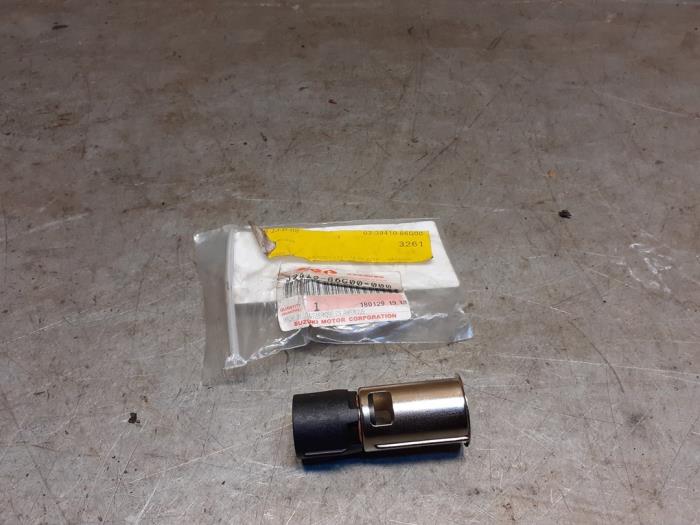 Gebrauchte Zigarettenanzünder Suzuki SX4 (EY/GY) 1.6 16V VVT Comfort,Exclusive Autom. Preis € 7,50 Margenregelung angeboten von Yellow Parts