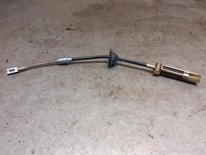 Usagé Câble frein à main Suzuki SJ 413 410,VJL,Q,V,QX,VX 4x4 Prix € 20,00 Règlement à la marge proposé par Yellow Parts