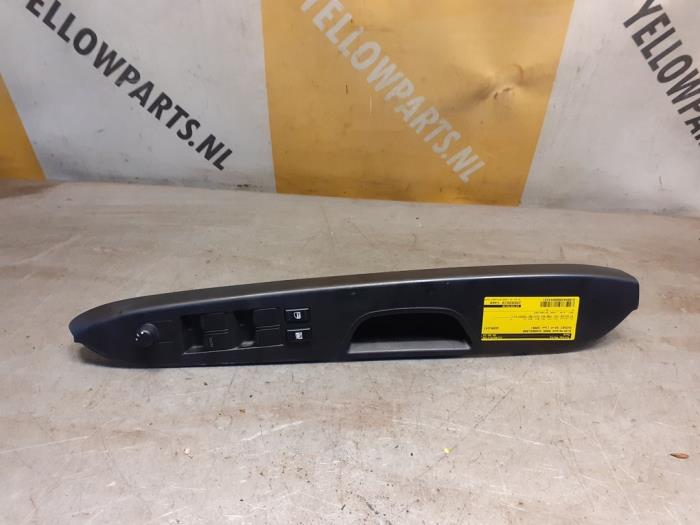 Usados Interruptor de ventanilla eléctrica Suzuki SX4 (EY/GY) 1.6 16V VVT Comfort,Exclusive Autom. Precio € 39,00 Norma de margen ofrecido por Yellow Parts