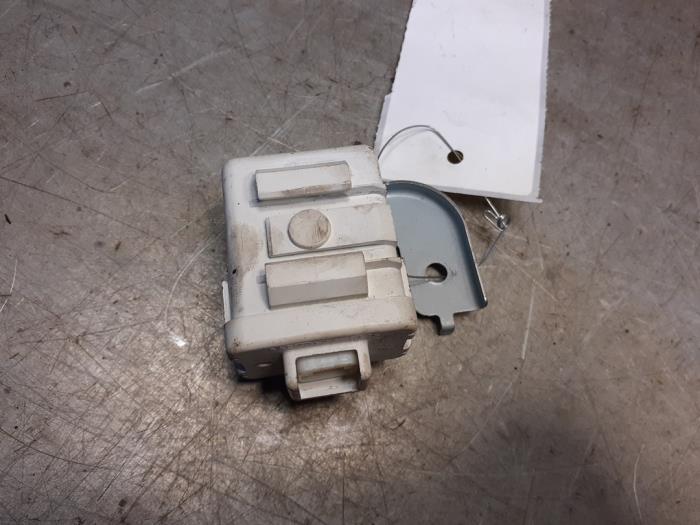 Używane Modul keyless vehicle Suzuki Swift (ZA/ZC/ZD) 1.2 16_ Cena € 30,00 Procedura marży oferowane przez Yellow Parts