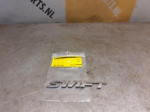 Usados Emblema Suzuki Swift (ZA/ZC/ZD) 1.2 16_ Precio € 12,50 Norma de margen ofrecido por Yellow Parts