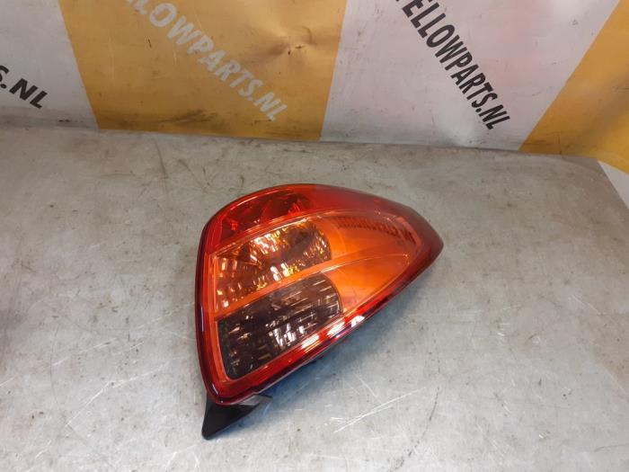 Taillight, right from a Suzuki SX4 (EY/GY) 1.6 16V VVT Comfort,Exclusive Autom. 2008