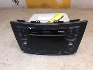 Używane Radioodtwarzacz CD Suzuki Swift (ZA/ZC/ZD) 1.2 16V Cena € 95,00 Procedura marży oferowane przez Yellow Parts