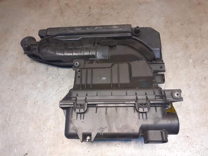 Begagnade Luftfilterhus Suzuki Swift (ZA/ZC/ZD) 1.2 16_ Pris € 39,99 Marginaltabell erbjuds av Yellow Parts
