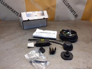 Nuevos Juego de cables de gancho de remolque Suzuki Jimny Hardtop 1.3i 16V 4x4 Precio € 54,45 IVA incluido ofrecido por Yellow Parts