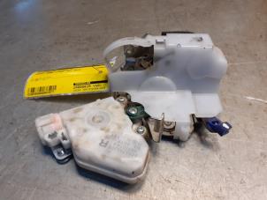 Used Tailgate lock mechanism Suzuki Grand Vitara II (JT) 1.6 16V Price € 45,00 Margin scheme offered by Yellow Parts