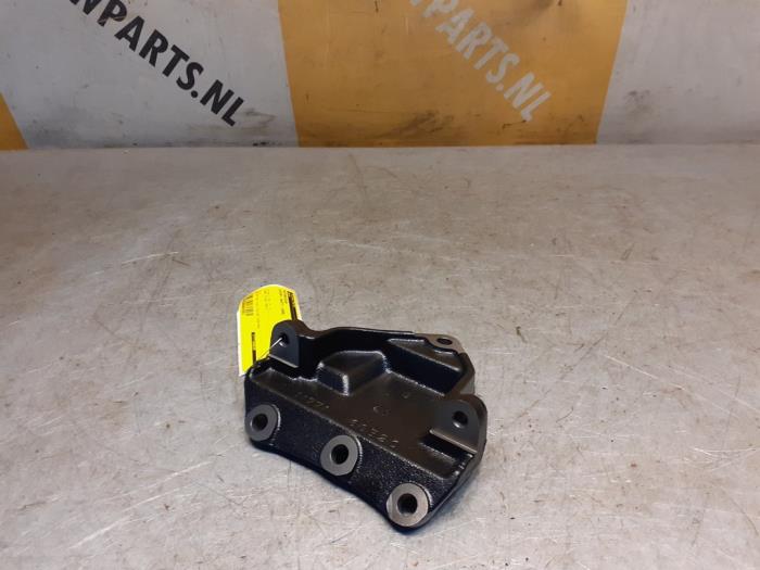 Used Engine mount Suzuki Swift (SF310/413) 1.3 Price € 15,00 Margin scheme offered by Yellow Parts