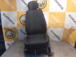 Używane Fotel lewy Suzuki New Ignis (MH) 1.5 16V Cena € 75,00 Procedura marży oferowane przez Yellow Parts
