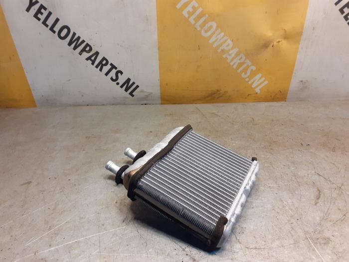 Heating radiator from a Suzuki New Ignis (MH) 1.3 16V 2006