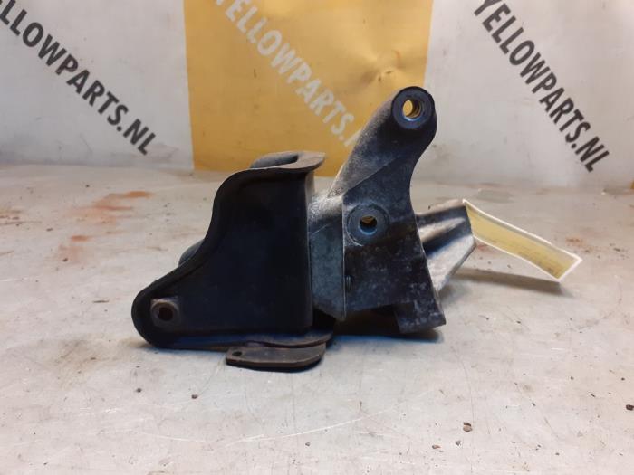 Used Engine mount Suzuki Swift (ZA/ZC/ZD1/2/3/9) 1.6 Sport VVT 16V Price € 35,00 Margin scheme offered by Yellow Parts