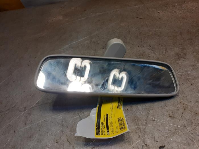 Używane Lusterko wewnetrzne Suzuki Swift (ZA/ZC/ZD1/2/3/9) 1.3 VVT 16V Cena € 19,00 Procedura marży oferowane przez Yellow Parts