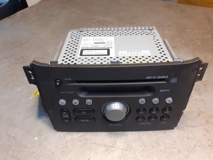 Reproductor de CD y radio de un Suzuki Splash 1.2 VVT 16V 2014