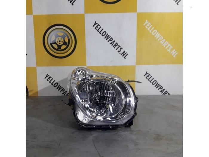 Nowe Reflektor prawy Suzuki Alto 1.0 12V Cena € 131,89 Z VAT oferowane przez Yellow Parts