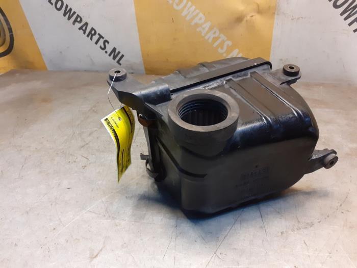 Gebrauchte Luftfiltergehäuse Suzuki Jimny Softtop 1.3i 16V 4x4 Cabrio Preis € 29,00 Margenregelung angeboten von Yellow Parts
