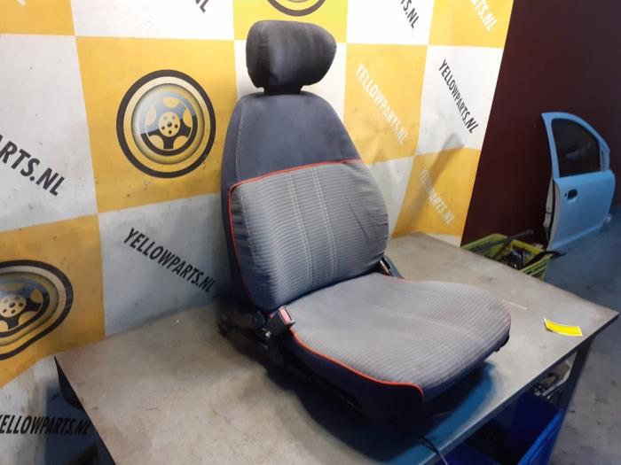Używane Fotel lewy Chevrolet Metro 1.0 Cena € 59,00 Procedura marży oferowane przez Yellow Parts