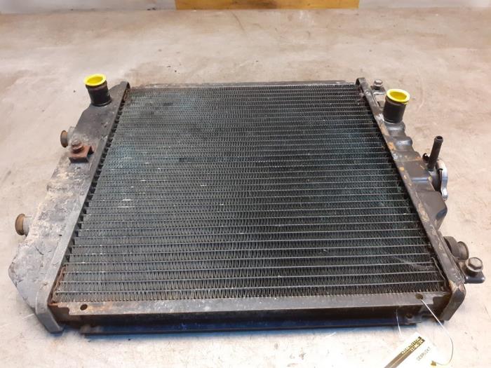 Usagé Radiateur Suzuki Alto (SH410) 1.0 GA,GL Prix € 34,99 Règlement à la marge proposé par Yellow Parts