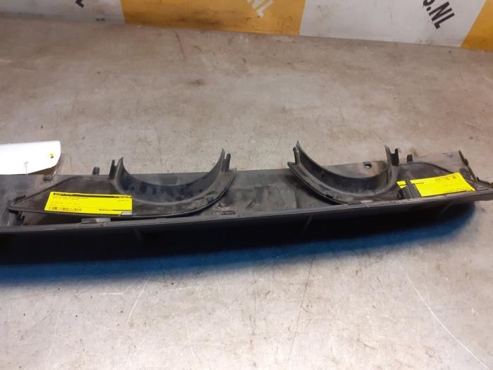 Begagnade Diffuser, bakre stötfångare Volvo V40 Cross Country (MZ) 2.0 D2 16V Pris € 39,99 Marginaltabell erbjuds av Yellow Parts