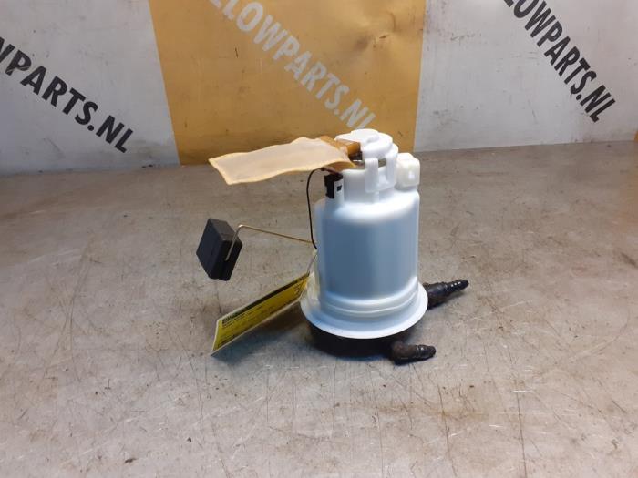Usagé Pompe essence Suzuki Alto (RF410) 1.1 16V Prix € 29,99 Règlement à la marge proposé par Yellow Parts