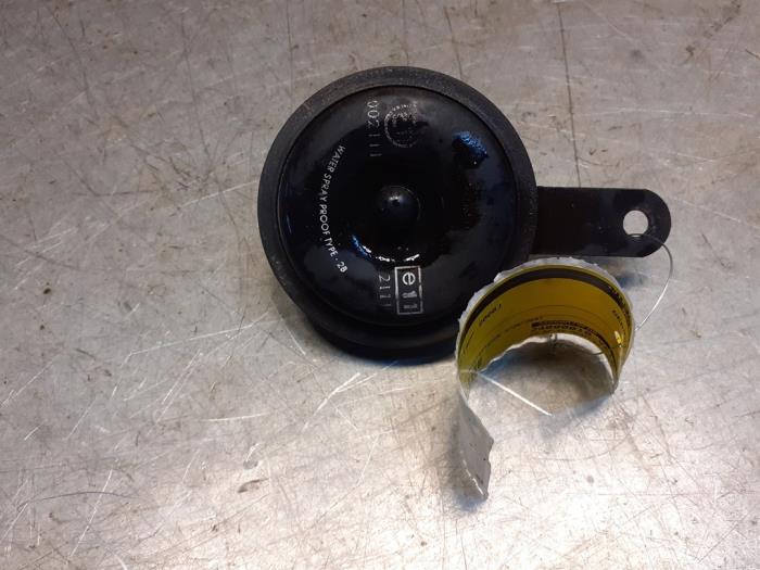 Używane Klakson Suzuki Alto (RF410) 1.1 16V Cena € 9,99 Procedura marży oferowane przez Yellow Parts