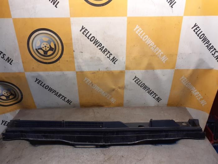 Używane Parawan Suzuki SX4 S-Cross (JY) 1.6 16V AllGrip Cena € 49,00 Procedura marży oferowane przez Yellow Parts