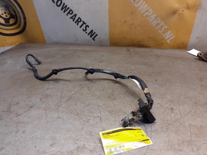 Używane Biegun akumulator Suzuki Alto 1.0 12V Cena € 19,99 Procedura marży oferowane przez Yellow Parts