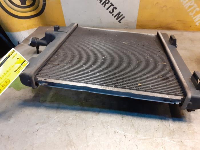 Usagé Radiateur Suzuki Alto 1.0 12V Prix € 39,99 Règlement à la marge proposé par Yellow Parts